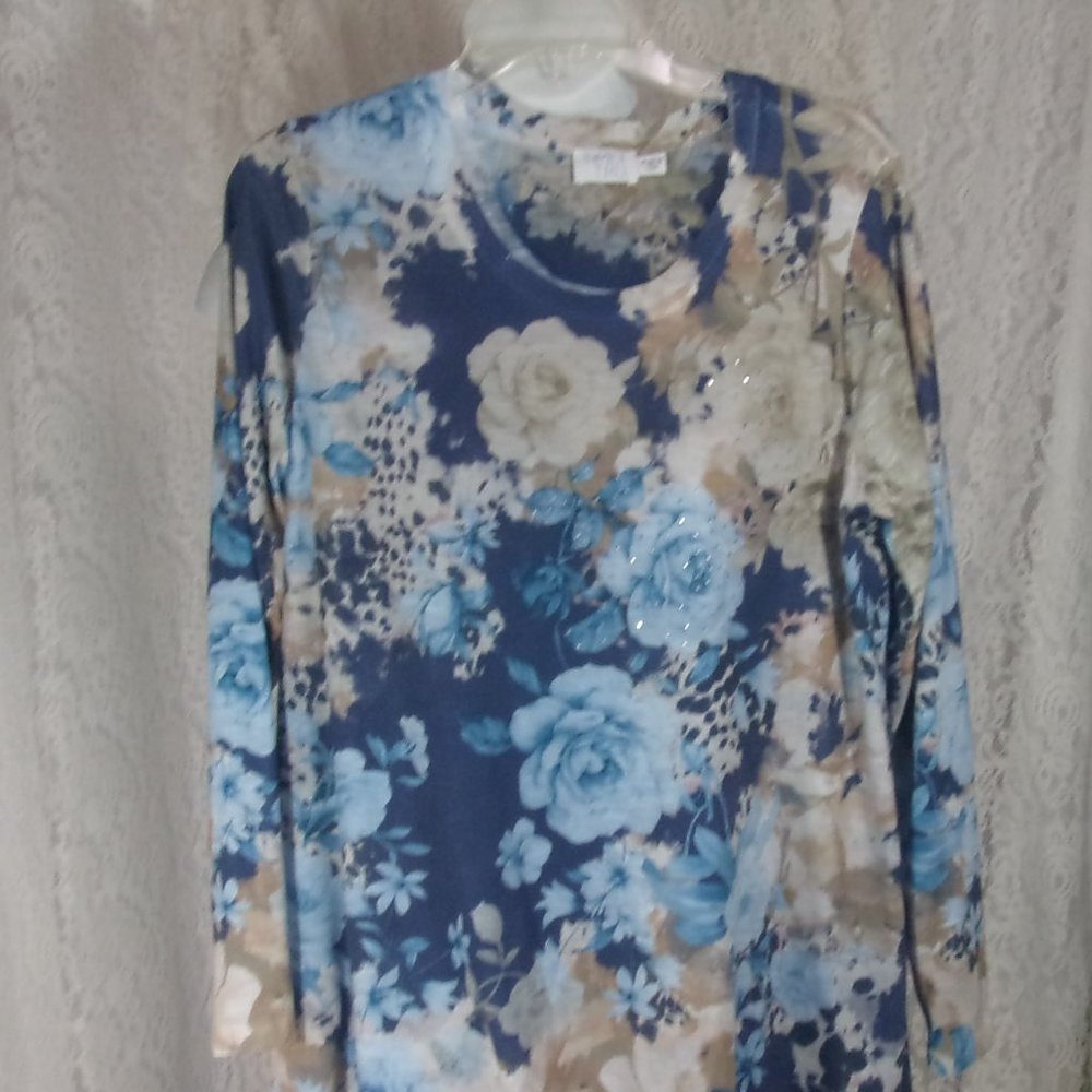 Time & Tru Blue Floral Print Top Blouse NWOT Size XL (16/18)